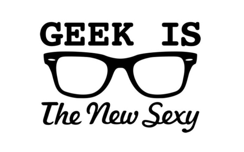 10 Reasons You Should Date A Geek